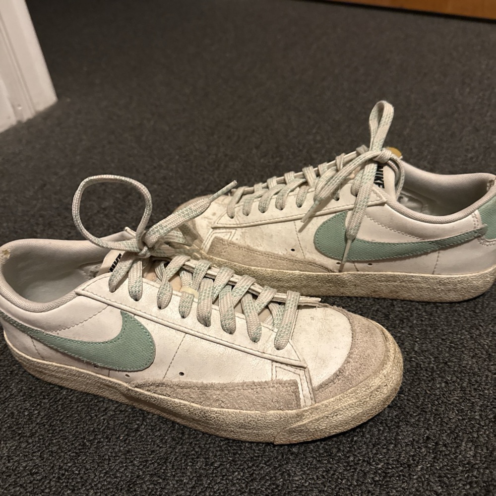 Nike White and Yellow Sneakers